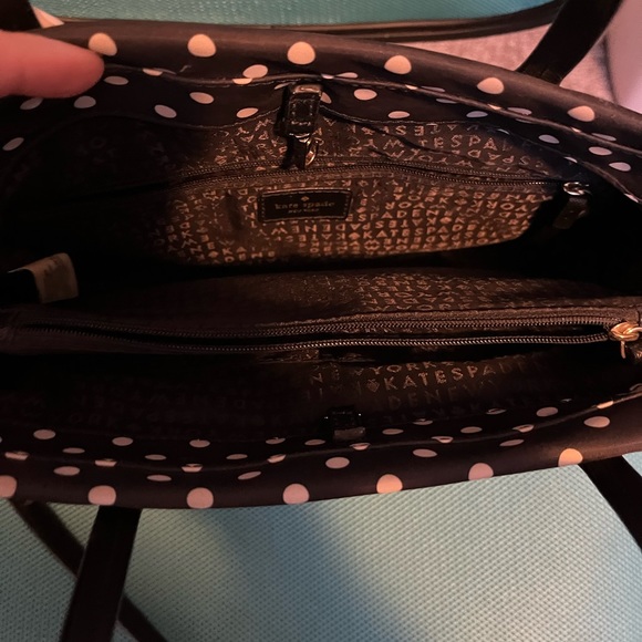 Kate Spade polkadot tote. Excellent condition. Cross body strap included - Picture 6 of 6